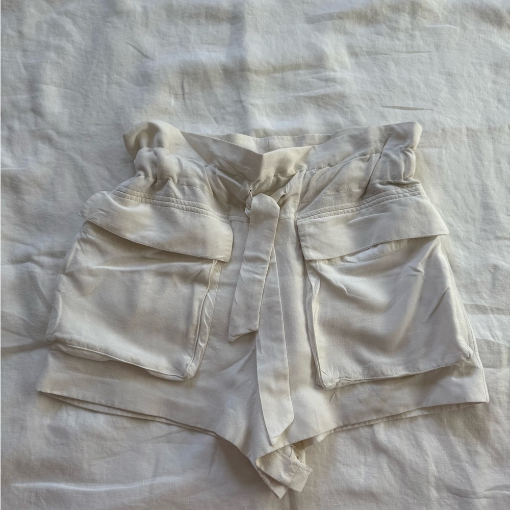 Zara Women's Ecru Cargo Shorts - Picture 2 of 7